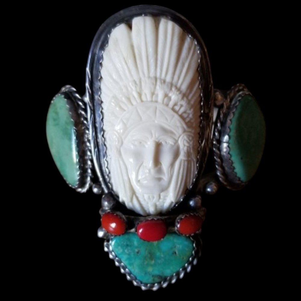 Large Native American turquiose bracelet